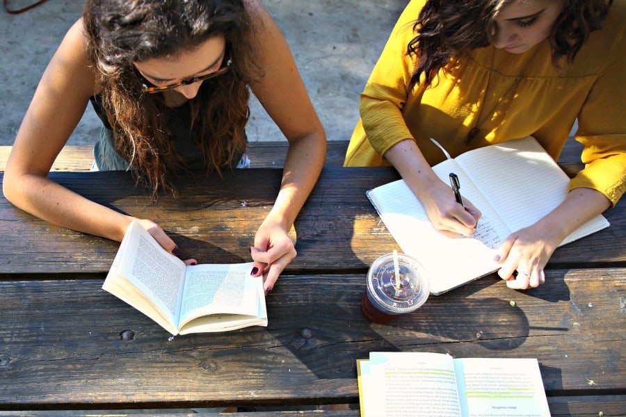 AAUW oferece bolsas de pós-graduação para mulheres nos EUA