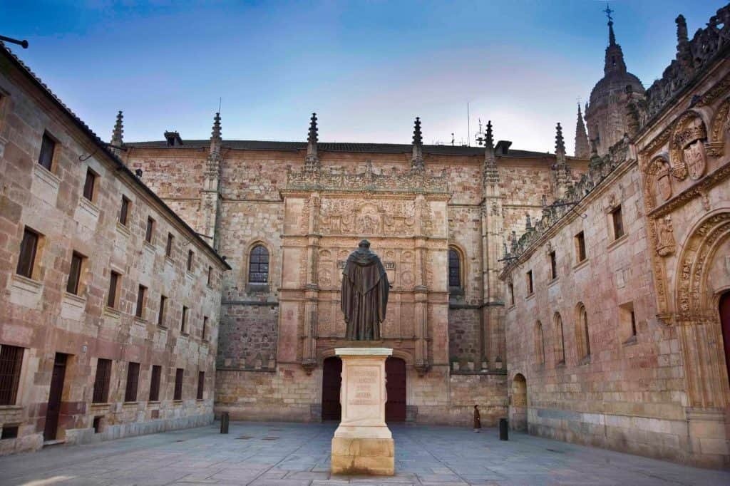 Universidade de Salamanca e Banco Santander dão 40 bolsas para graduação na Espanha