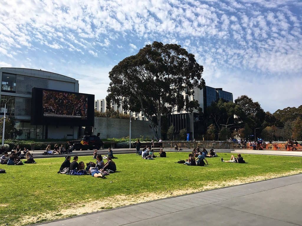 Universidade Monash oferece bolsa para estudar na Austrália