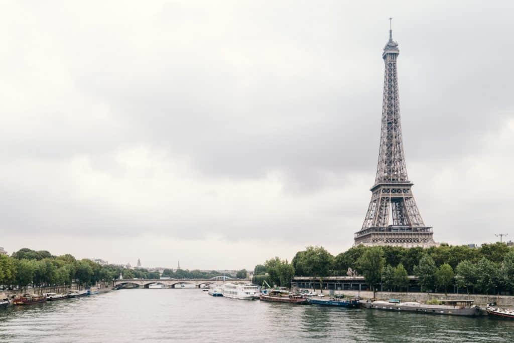 Visto de férias trabalho na França: tudo que você precisa saber em 2026