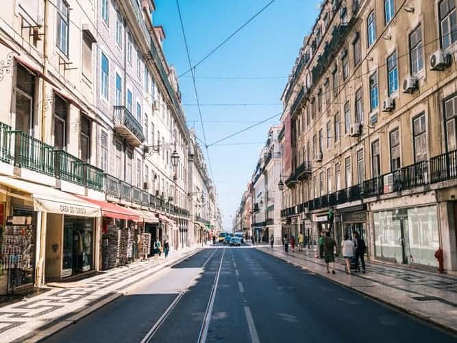 Fundação para Ciência e Tecnologia dá bolsas para doutorado em Portugal