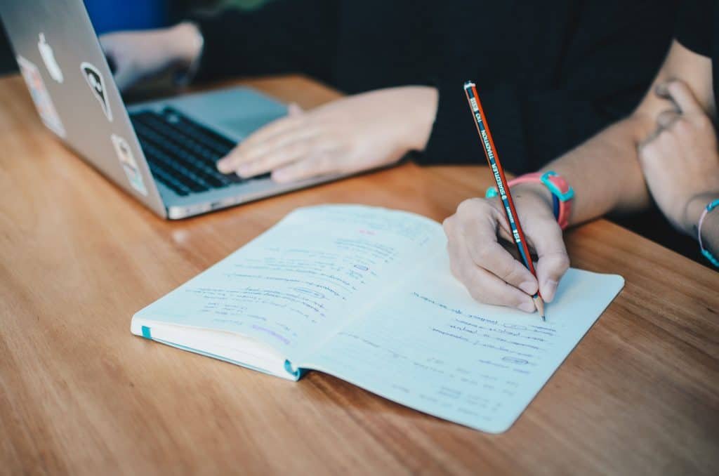 O que é o Ielts: prova de proficência em inglês para estudar no Exterior
