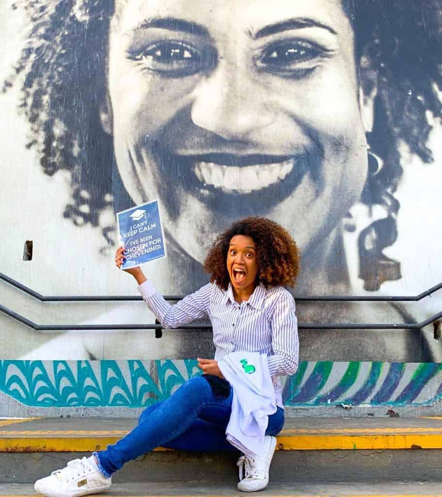 "Mulher, negra, criada numa comunidade no RJ" e bolsista do Chevening