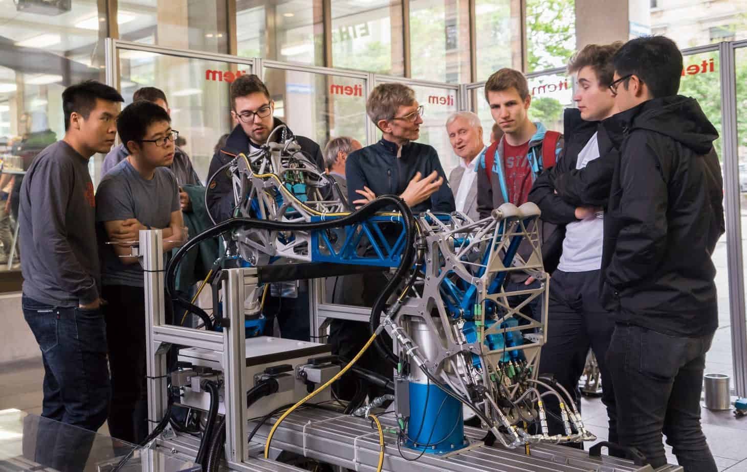 Escola de verão do ETH Zurich oferece bolsas para curso de robótica a estudantes