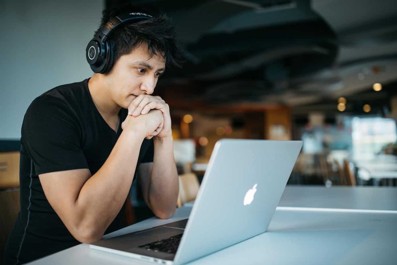 Quais são as diferenças entre TOEFL iBT, TOEFL Essentials e TOEFL ITP?